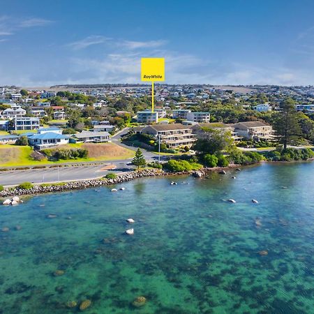 Blue Horizon -Unit 5, 2 Solway Crescent, Encounter Bay Villa Exterior photo